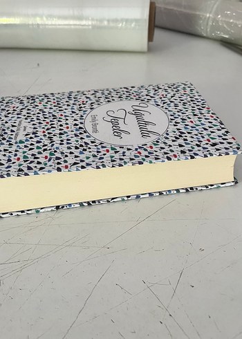 Uğultulu Tepeler - Emily Brontë
