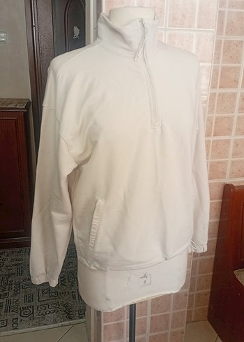 Yüksek Yakalı Beyaz Kadın Sweatshirt