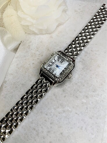 Beden çeşitli Renk Gümüş Kadin Çelik Tasli Cartier Model Analog Kol Saati