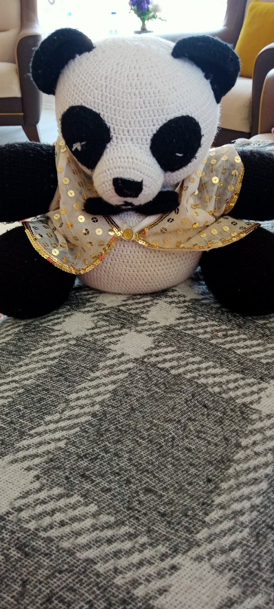 Renkli detaylı gri amıgurumi orgü panda peluş oyuncak - Görsel 2