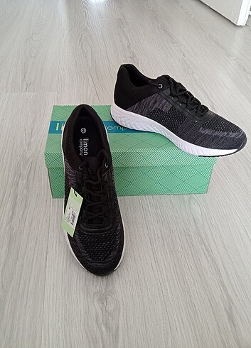 #erkekayakkabı #erkeksneaker #siyahayakkabı