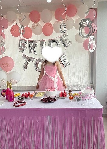 Mini pembe elbise