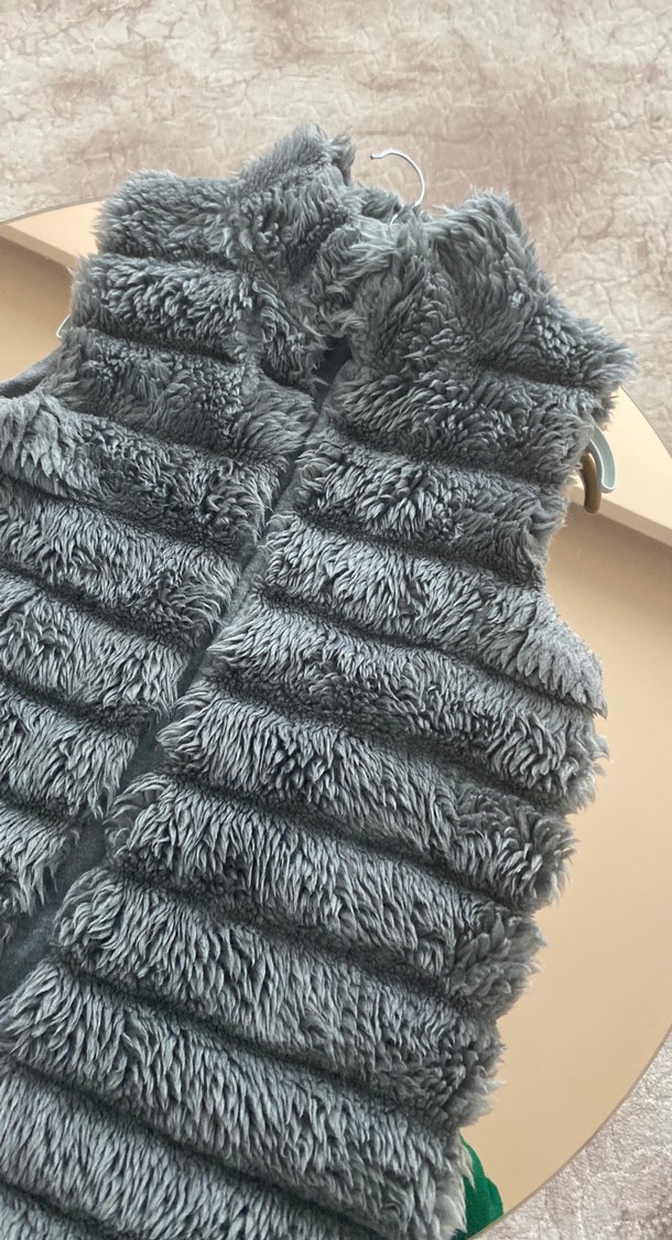 Gri Kürklü Kadın Yelek - Görsel 2