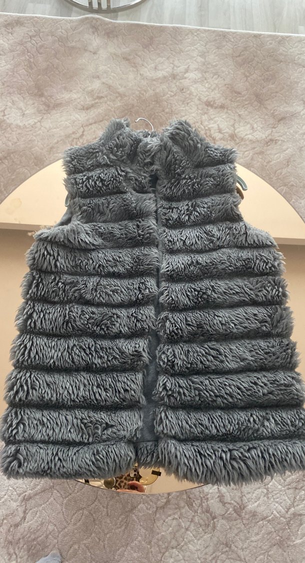 Gri Kürklü Kadın Yelek - Görsel 3