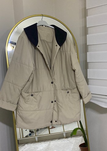 Bej Düğmeli Rahat Kesim Mini Mont - Görsel 6