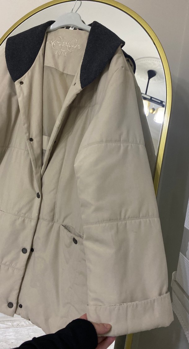 Bej Düğmeli Rahat Kesim Mini Mont - Görsel 2