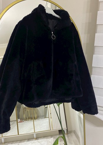 Siyah Yüksek Yakalı Kadın Peluş Mont - Görsel 4