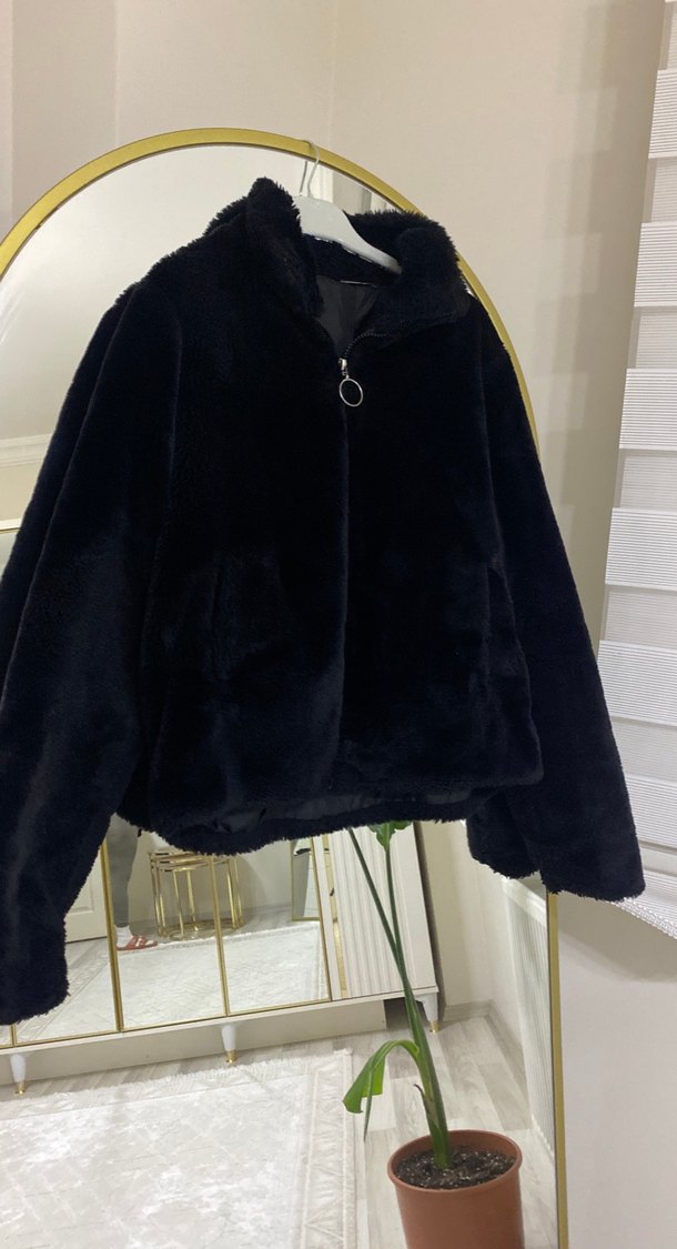 Siyah Yüksek Yakalı Kadın Peluş Mont - Görsel 4