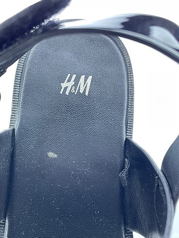 37 Beden siyah Renk H&M Sandalet %70 İndirimli.