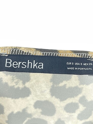 s Beden çeşitli Renk Bershka Kısa Elbise %70 İndirimli.
