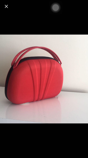 Flormar Kırmızı makyaj çantası