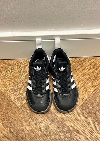 Adidas 28