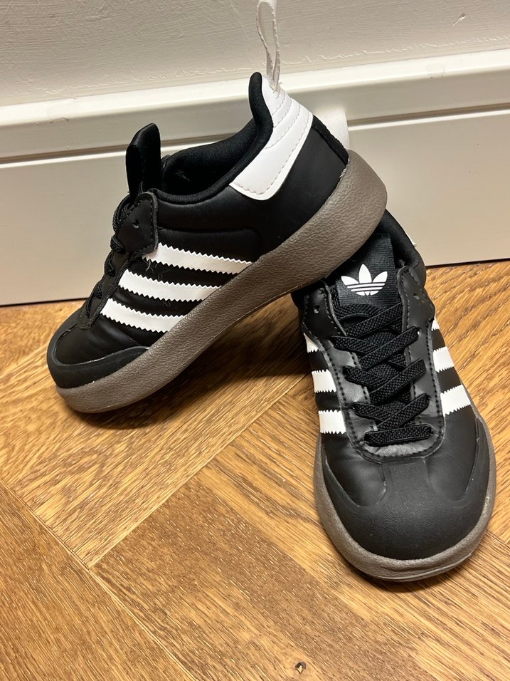 Adidas Çocuk Siyah Spor Ayakkabı - Görsel 2