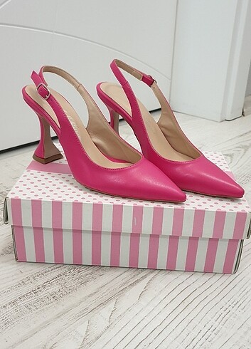 Kadeh topuk stiletto