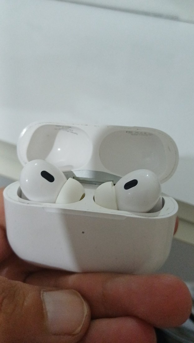 Beyaz Kablosuz Kulaklık Kutusu - Görsel 2