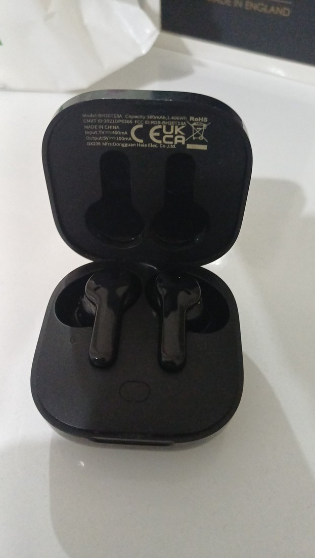 QCY Siyah Kablosuz Kulaklık Kutusu - Görsel 2