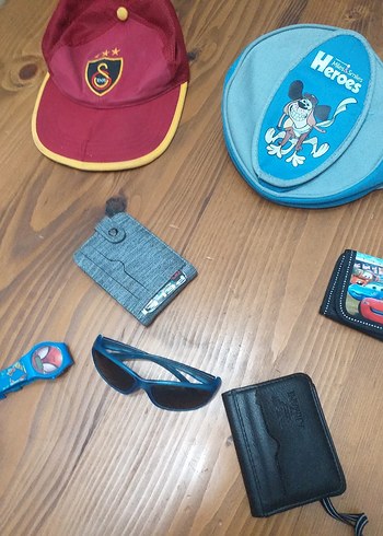 Renkli Erkek Aksesuar Seti - Plastik ve Baskılı - Görsel 5