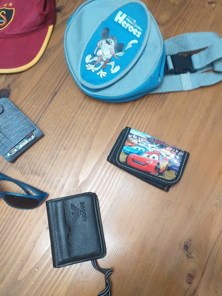 Renkli Erkek Aksesuar Seti - Plastik ve Baskılı - Görsel 4