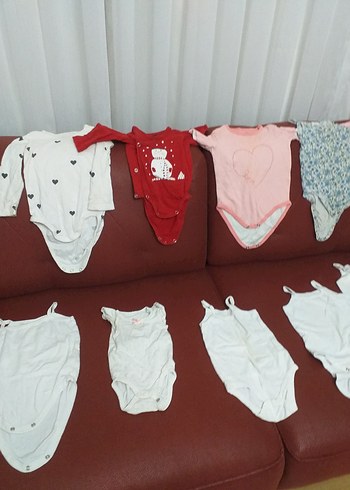 Kolsuz Kırmızı Bebek Body