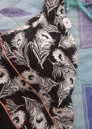 Siyah Desenli V Yakalı mayo - Görsel 3