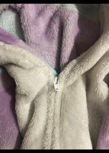 Kız Çocuk Mor Batik Desenli Peluş Tulum - Görsel 3