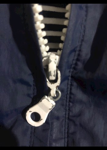 Kapüşonlu Mavi Erkek Çocuk Yağmurluk - Görsel 4