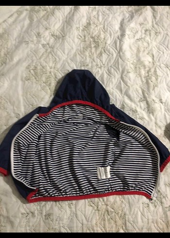 Kapüşonlu Mavi Erkek Çocuk Yağmurluk - Görsel 6