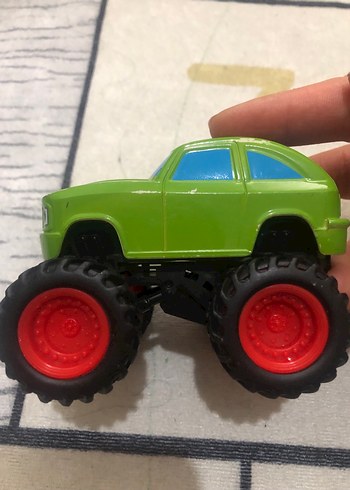 Yeşil Renkli Oyuncak Araba - Görsel 3