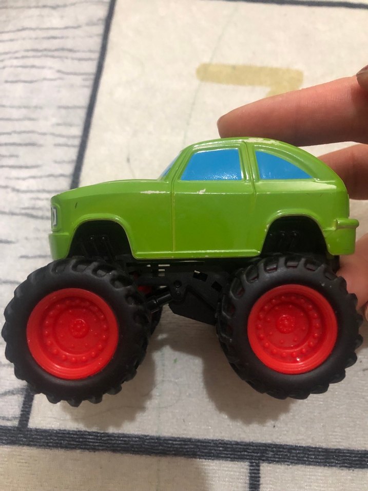 Yeşil Renkli Oyuncak Araba - Görsel 3
