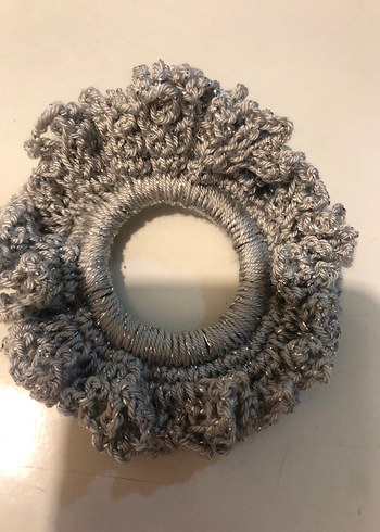 Gri Örgü Fırfırlı Saç Tokası - Görsel 3