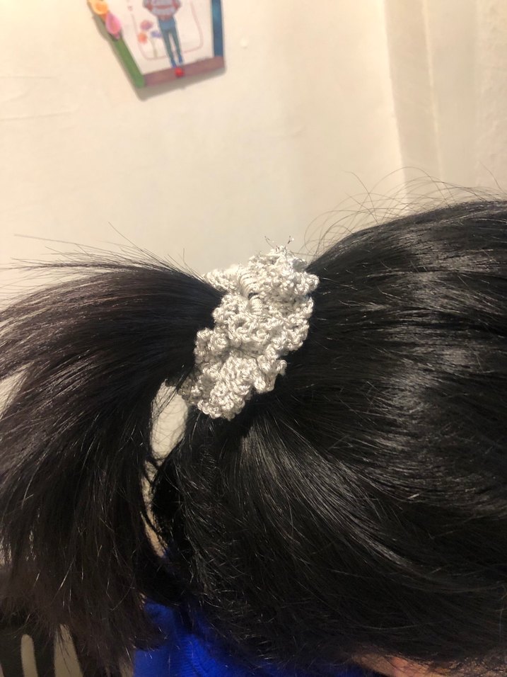 Gri Örgü Fırfırlı Saç Tokası - Görsel 4