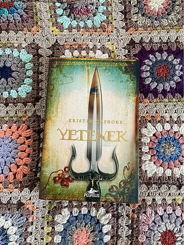Yetenek (Ciltli) - Kristin Cashore (Yedi Krallık Üçlemesi 1. Kit