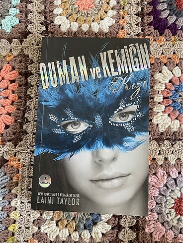 Duman ve Kemiğin Kızı - Laini Taylor