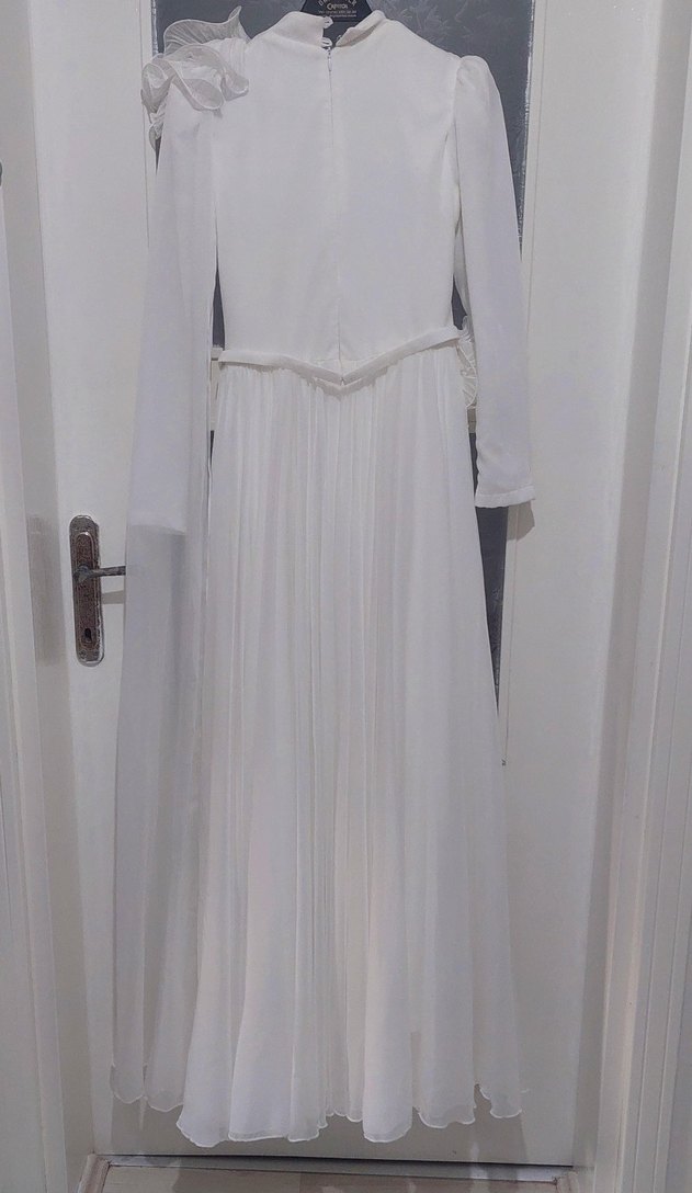 Beyaz Drapeli Uzun Kollu Uzun Abiye - Görsel 4