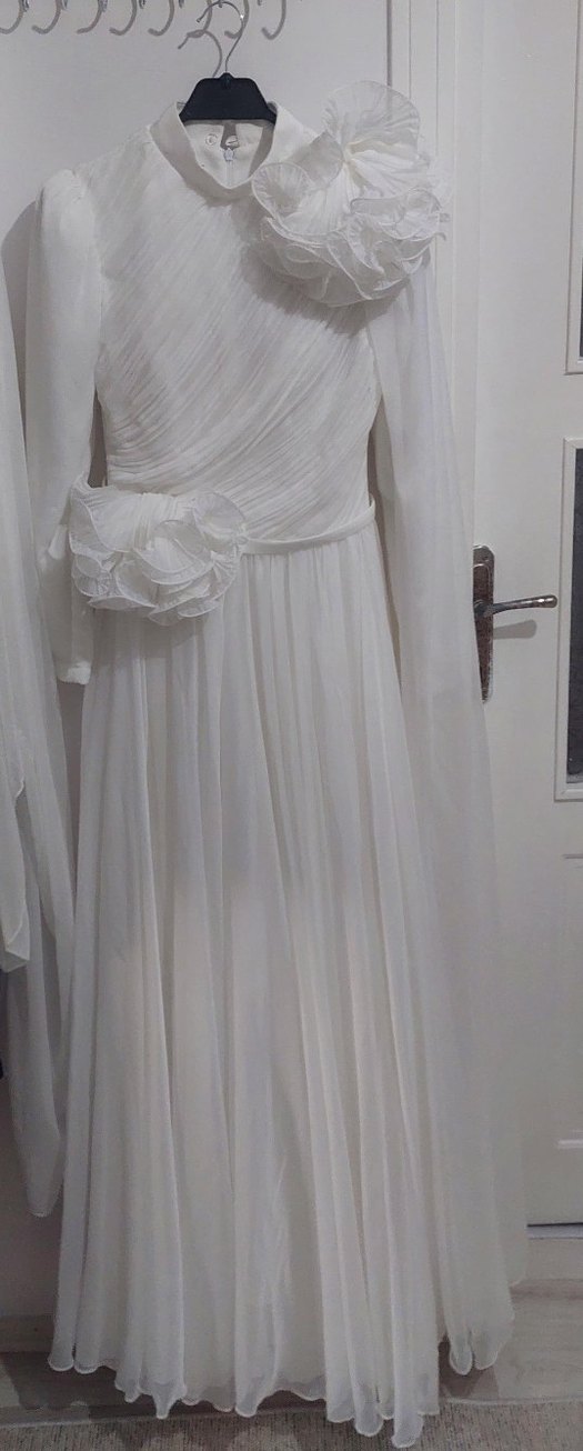 Beyaz Drapeli Uzun Kollu Uzun Abiye - Görsel 3