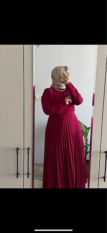 Diğer Pilideki elbise