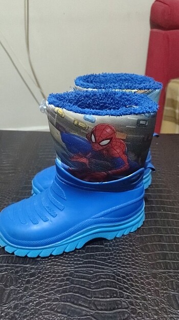 30 Beden 30numara Spider-Man lisanslı içi yumuşacık sıcacık tutan yepyeni
