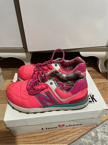New Balance Pembe Kadın Spor Ayakkabı