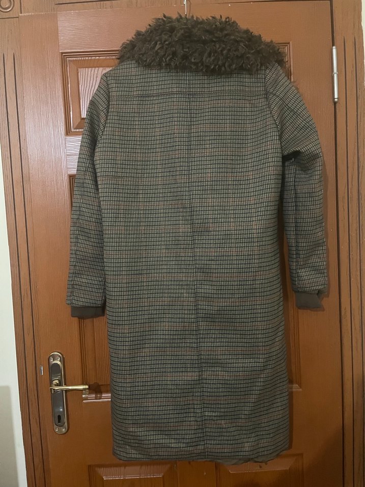 Kahverengi Yünlü Kürk Detaylı Kadın Kaban - Görsel 4