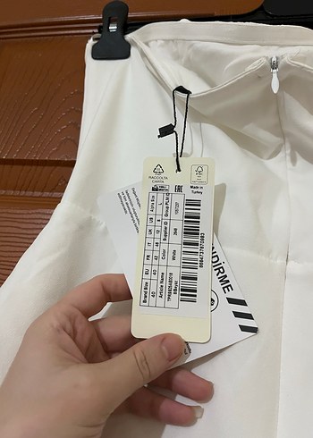 Beyaz Drapeli Uzun Straplez Elbise - Görsel 5