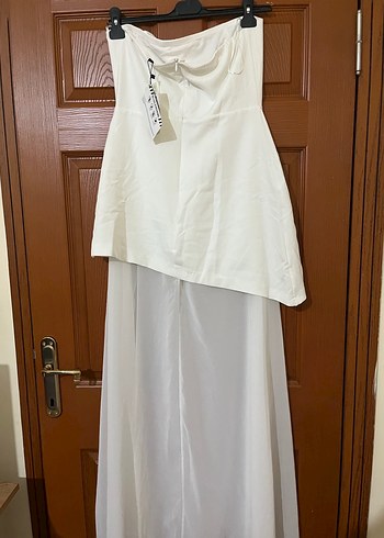 Beyaz Drapeli Uzun Straplez Elbise - Görsel 3