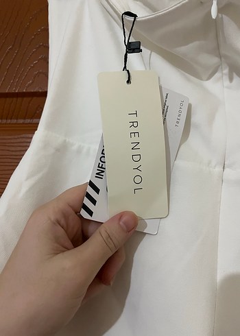 Beyaz Drapeli Uzun Straplez Elbise - Görsel 4