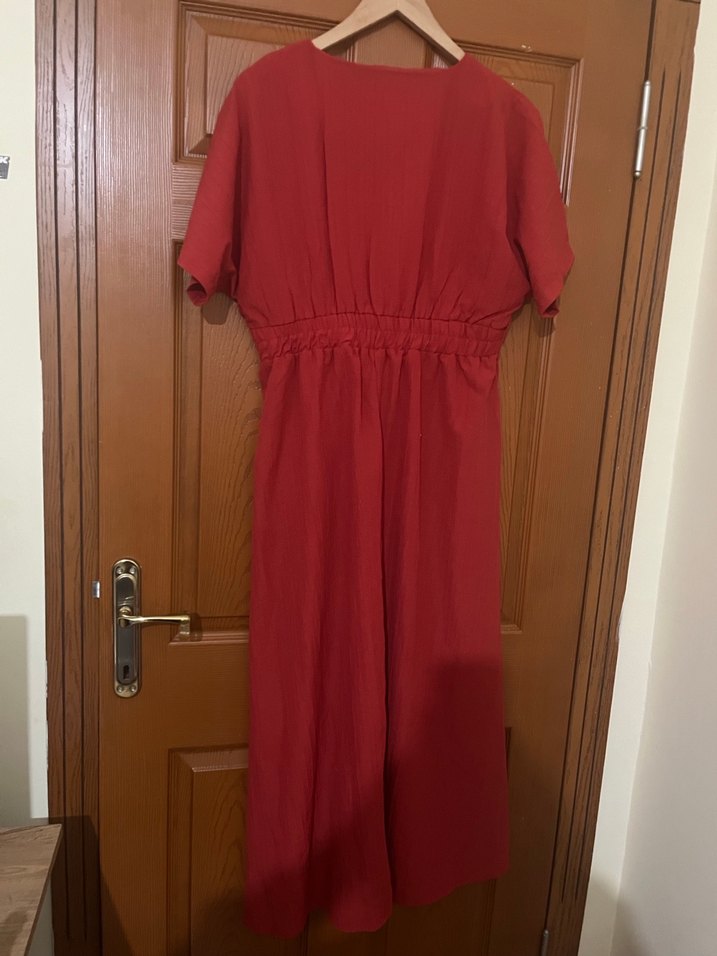 Kırmızı V Yakalı Uzun Kadın Elbise - Görsel 2