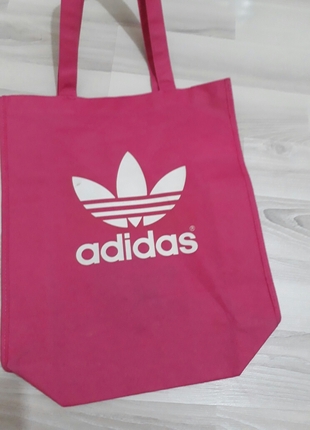 universal Beden adidas orjinaldir plaj yada spor çantası olarak kullanılabilir 