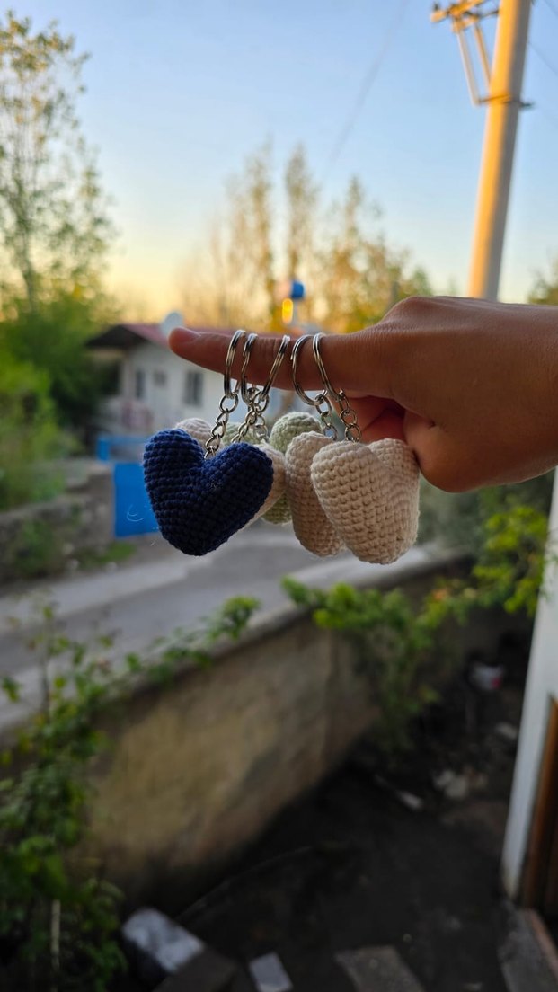 Bohem Gri Örgü Kalp Anahtarlık - Görsel 3