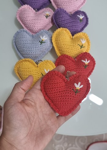 Renkli Örgü Kalp Anahtarlıklar - Görsel 3