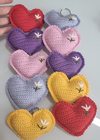 Renkli Örgü Kalp Anahtarlıklar - Görsel 2