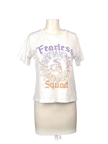 Defacto T-shirt %70 İndirimli.