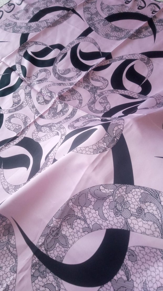 Pembe Desenli İpek Fular - Görsel 4