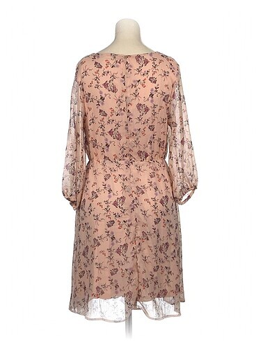 38 Beden PreLoved Kısa Elbise %70 İndirimli.